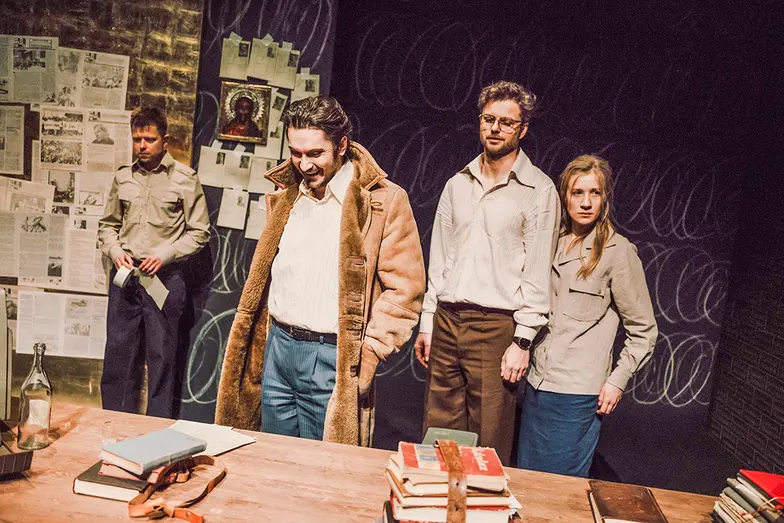 Spektakl „Płomienie” w reż. Janusza Opryńskiego, Teatr Polski im. Arnolda Szyfmana w Warszawie // Fot. Karolina Jóźwiak / Teatr Polski w Warszawie