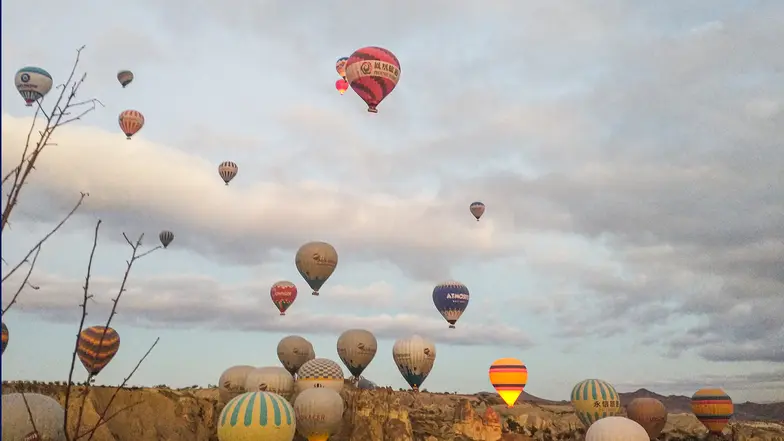 Pokaz balonowy w Kapadocji, Turcja // fot. Bogusława Kłaput Pokaz balonowy w Kapadocji, Turcja // fot. Bogusława Kłaput