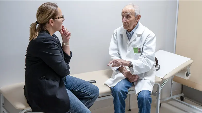 Najstarszy lekarz w Polsce, dr pulmonolog Zbigniew Wlazło, ma 93 lata, a za sobą 65 lat pracy z pacjentami. // Fot. USK w Rzeszowie