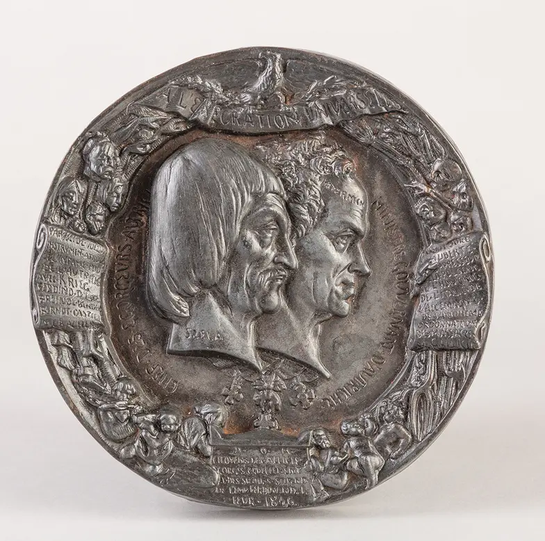 Spluwaczka, popielnica na cygara – plakieta żeliwna z wizerunkiem Szeli i Metternicha, upamiętniająca rabację galicyjską, XIX w. // Muzeum Etnograficzne im. Seweryna Udzieli w Krakowie