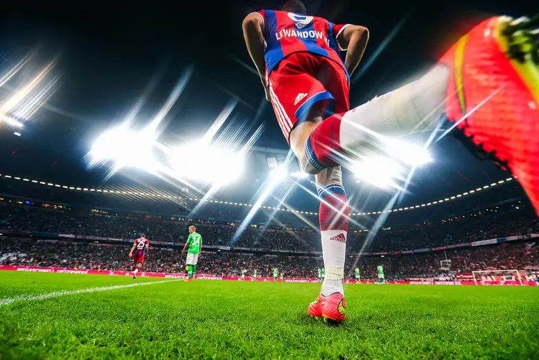 Robert Lewandowski podczas meczu Bundesligi pomiędzy FC Bayern Monachium a VfL Wolfsburg. Monachium, 22 sierpnia 2014 r. // Fot. Alexander Hassenstein / Getty Images Robert Lewandowski podczas meczu Bundesligi pomiędzy FC Bayern Monachium a VfL Wolfsburg. Monachium , 22 sierpnia 2014 r. // Fot. Alexander Hassenstein / Getty Images