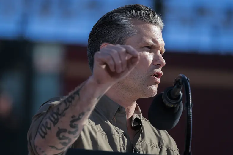 Pete Hegseth, sekretarz obrony („minister wojny”), Kalifornia, 18 października 2025 r. // Fot. Mario Tama / Getty Images Pete Hegseth, sekretarz obrony („minister wojny”) Kalifornia, 18 października 2025 r. // Fot. Mario Tama / Getty Images