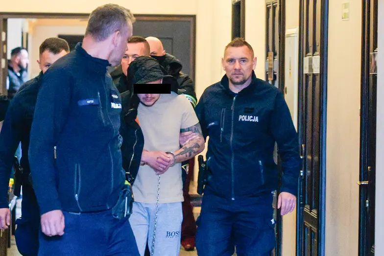 Borys B. podczas posiedzenia aresztowego w Sądzie Rejonowym w Kłodzku, 13 kwietnia 2026 r. // Fot. Krzysztof Zatycki / Agencja Wyborcza.pl