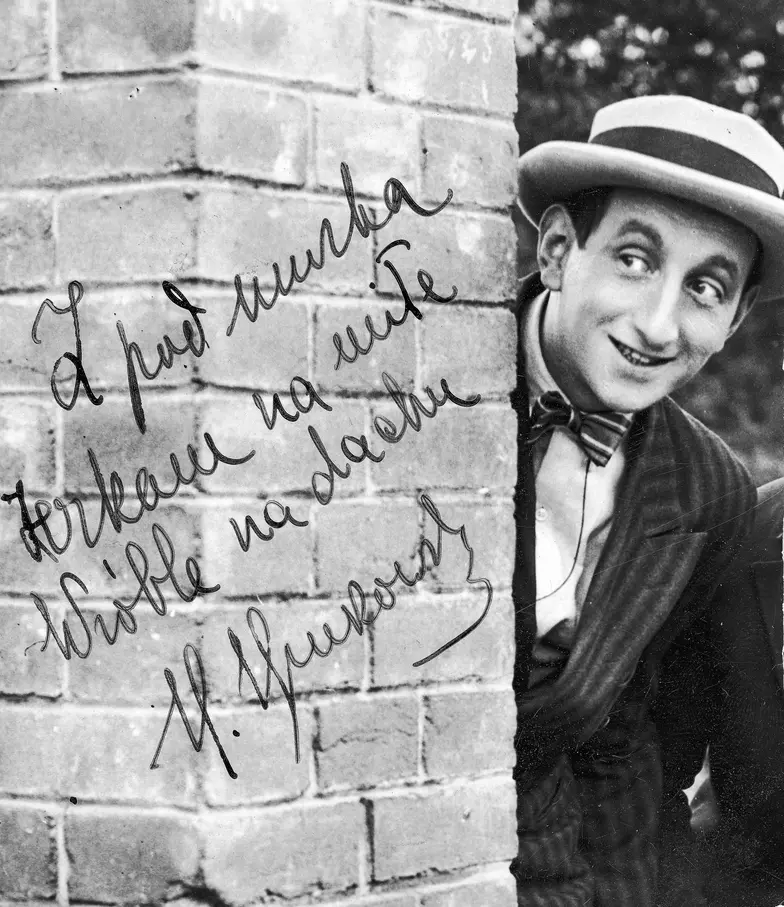 Kazimierz Krukowski, lata międzywojnne. Zdjęcie z autografem artysty // Narodowe Archiwum Cyfrowe Kazimierz Krukowski, lata międzywojnne. Zdjęcie z autografem artysty // Narodowe Archiwum Cyfrowe