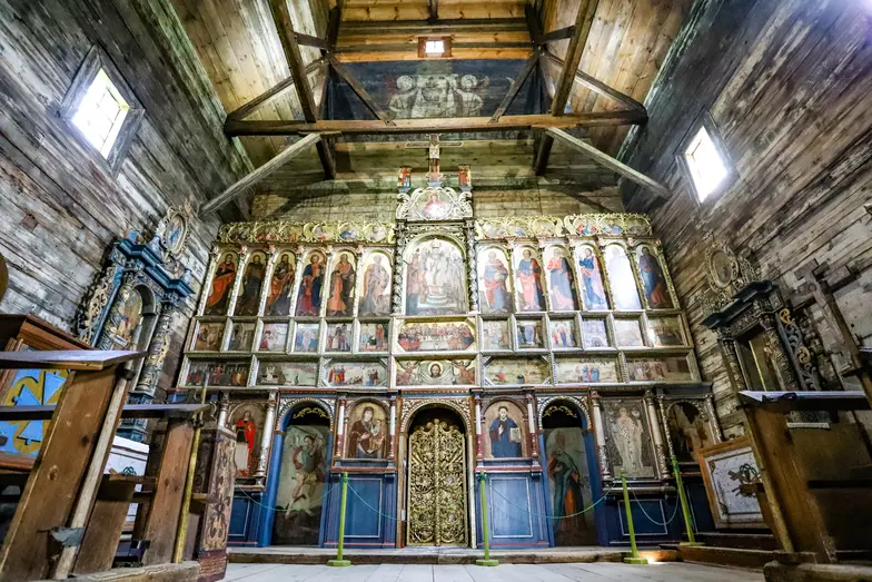 Świątynia św. Paraskewy w Radrużu to jedna z najstarszych drewnianych cerkwi w Polsce // Fot. Jacek Nieckarz / Shutterstock Świątynia św. Paraskewy w Radrużu to jedna z najstarszych drewnianych cerkwi w Polsce // Fot. Jacek Nieckarz / Shutterstock