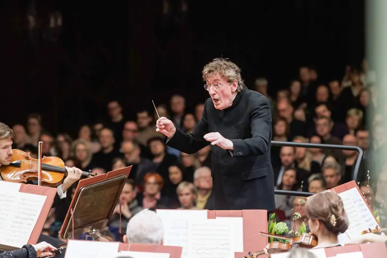 30. Wielkanocny Festiwal Ludwiga van Beethovena, dyrygent Jacek Kaspszyk z Orkiestrą Filharmonii Narodowej // Fot. Bruno Fidrych / materiały prasowe