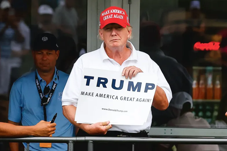 Donald Trump na spotkaniu z sympatykami, członkami National Golf Club, w miasteczku Bedminster w stanie New Jersey, 29 lipca 2022 r. / P ERRE CRO / GETTY IMAGES