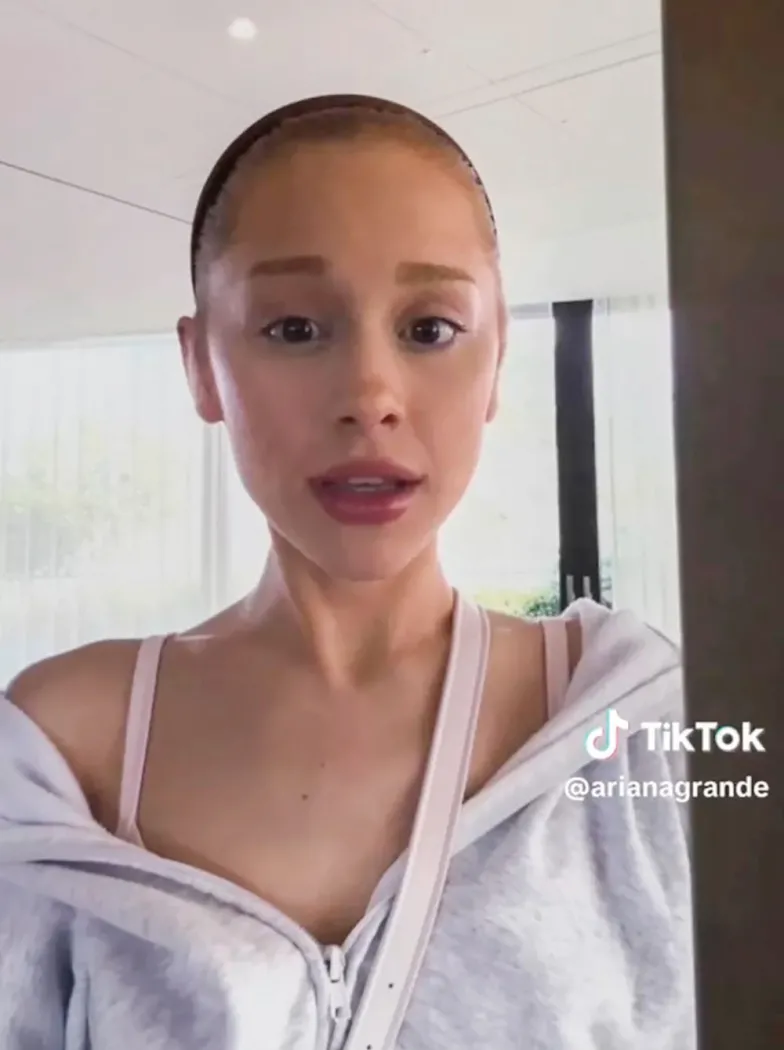 Ariana Grande na swoim TikToku zareagowała na krytykę jej wyglądu ocenianego przez internautów jako „niezdrowy” / TIKTOK / ARIANAGRANDE