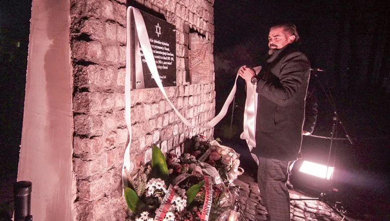 Marek Grzelka podczas odsłonięcia pomnika, Nowa Sól, 23 stycznia 2023 r .
