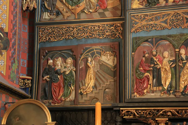 Ofiarowanie Marii w świątyni, stan kwatery sprzed konserwacji, fot. Hans A. Rosbach / Wikimedia Commons Ołtarz Mariacki Wikimedia