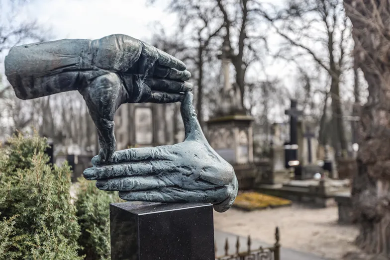 Nagrobek Krzysztofa Kieślowskiego na Starych Powązkach. / RAFAŁ SOSIN