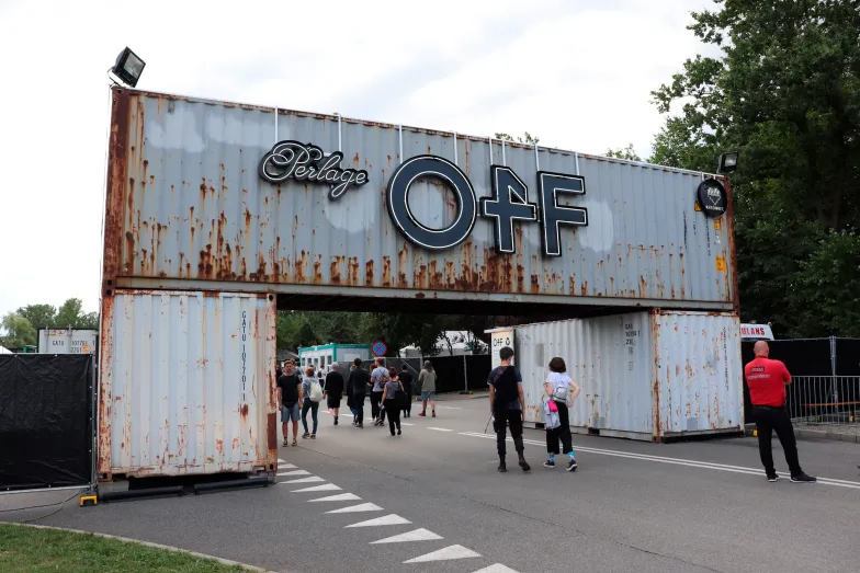 Off Festival brama wejściowa (proj. Kasia i Wojtek Sokołowscy, biuro projektowe SOKKA), Off Festival 2019, fot. Piotr Kosiewski