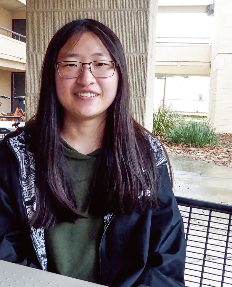 Mengyuan, 18-letnia studentka biologii, nie wyobraża sobie powrotu do Chin. Jak mówi, jedyne, co ją drażni w Stanach, to kiepsko działająca komunikacja miejska. / FOT. MARTA ZDZIEBORSKA