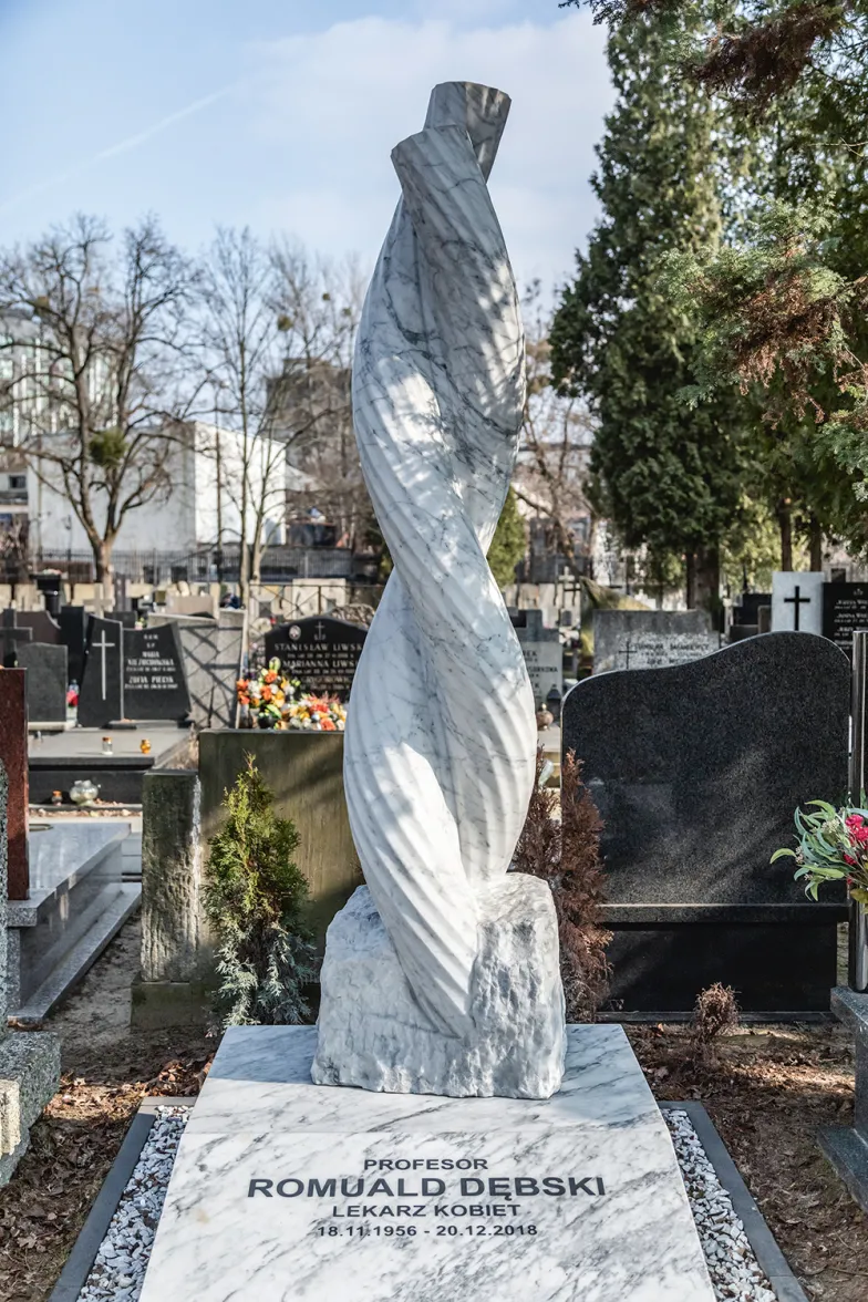 Nagrobek Romualda Dębskiego na Powązkach Wojskowych. / KRZYSZTOF M. BEDNARSKI