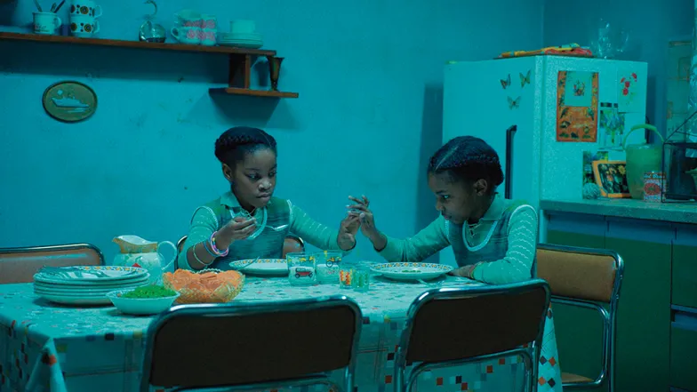 Kadr z filmu „Silent Twins”, reż. Agnieszka Smoczyńska, 2022 r. / MATERIAŁY PRASOWE GUTEK FILM