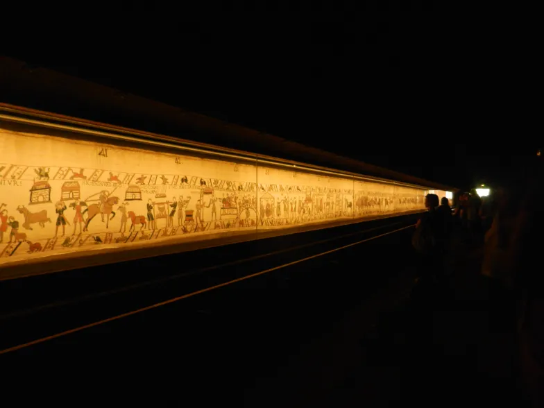 Tkanina z Bayeux, po 1066, Bayeux Museum / fot. Beat Ruest / Wikimedia Commons