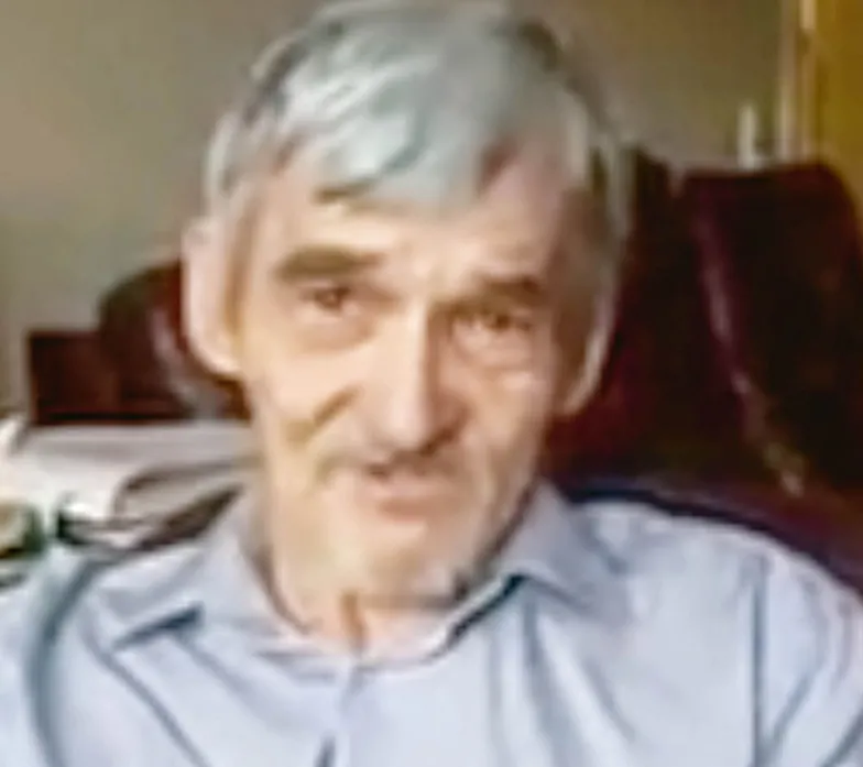 JURIJ DMITRIJEW (Memoriał) badał zbrodnie stalinowskie. Zatrzymany, uniewinniony i... znów zatrzymany. / BEZSMIERTNYJ BARAK JURIJ DMITRIJEW (Memoriał) badał zbrodnie stalinowskie. Zatrzymany, uniewinniony i... znów zatrzymany. / BEZSMIERTNYJ BARAK