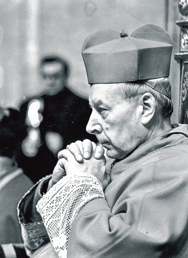 Prymas Polski kardynał Stefan Wyszyński w Gnieźnie, 14 kwietnia 1966 r. / NAC