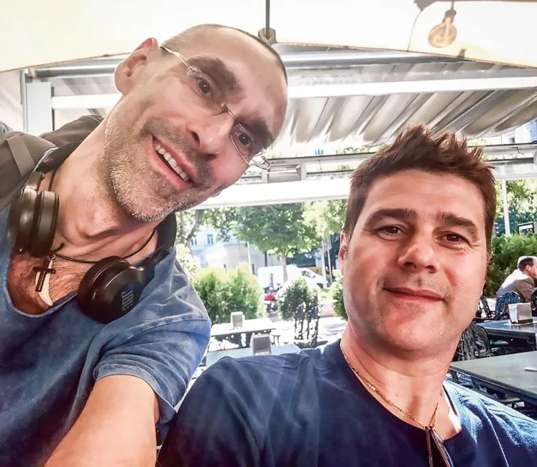 Korespondent „TP” z Mauriciem Pochettino w przeddzień finału, przy porannej kawie: wbrew stereotypom na temat świata futbolu trener Tottenhamu nie odgradzał się od kibiców, a po ulicach Madrytu poruszał się bez ochrony. / Fot. Michał Okoński