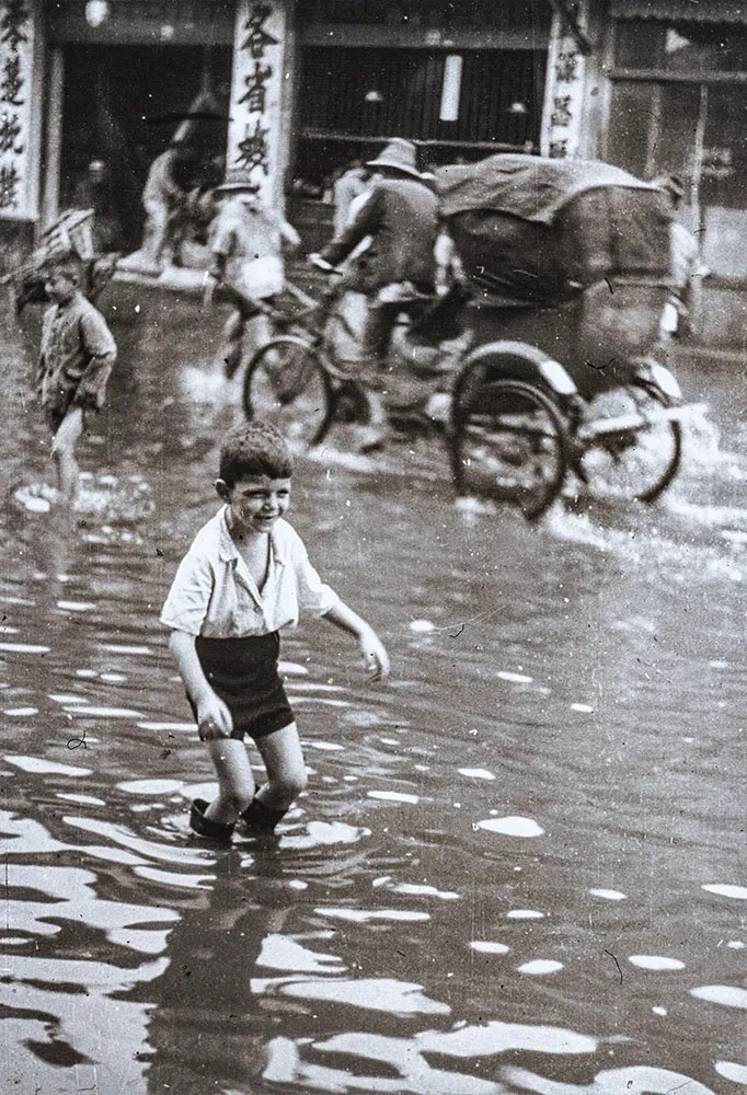 Sześcioletni Harry Fiedler, urodzony w Szanghaju w lipcu 1940 r. Jego rodzice Oskar i Berta półtora roku wcześniej uciekli z Wiednia. Dzielnica Hongkou, ok. 1946 r. Fot. HARRY FIEDLER / DZIĘKI UPRZEJMOŚCI UNITED STATES HOLOCAUST MEMORIAL MUSEUM