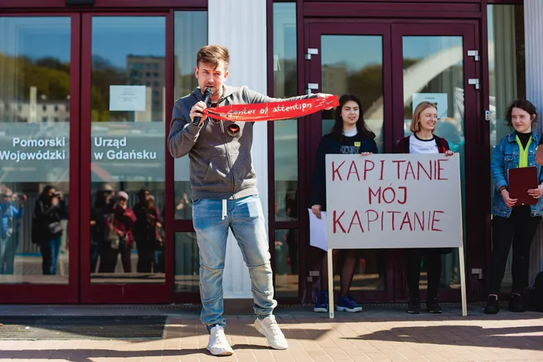 Przemysław Staroń na manifestacji „W rękach rządu nasza matura”. Gdańsk, 23 kwietnia 2019 r. Fot. MICHAŁ RYNIAK / AGENCJA GAZETA