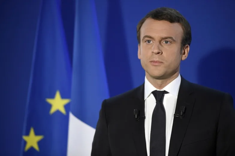 Emmanuel Macron przemawia po ogłoszeniu w niedzielę wieczorem pierwszych wyników głosowania. Paryż, 07.05.2017 r. / Fot. Lionel Bonaventure/AP/EAST NEWS