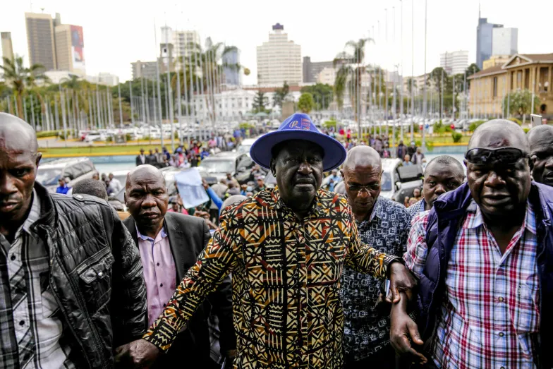 Raila Odinga, przegrany w prezydenckiej elekcji, zapowiedział, że zaskarży wynik wyborów do Sądu Najwyższego. Nairobi, Kenia, 16 sierpnia 2022 r. / fot. AP/Associated Press/East News