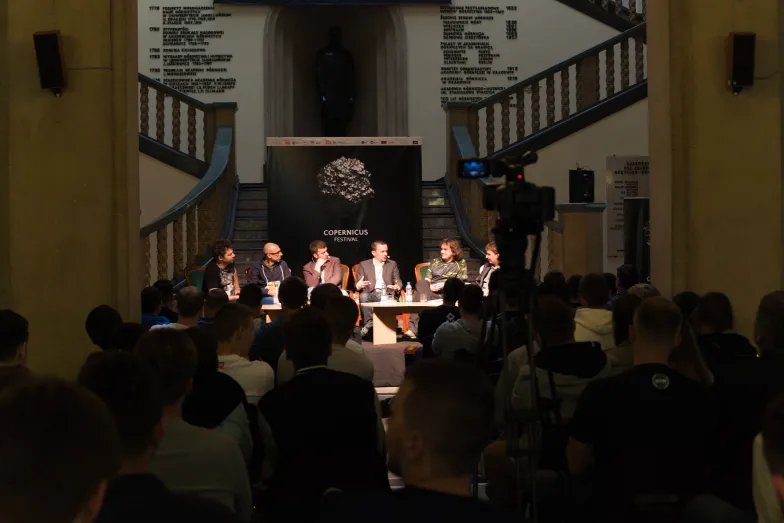 Debata pt. Messi kontra Ronaldo, Festiwal Kopernika, 22 maja 2015 r. / fot. Kamila Buturla / TP Debata pt. Messi kontra Ronaldo, Festiwal Kopernika, 22 maja 2015 r.