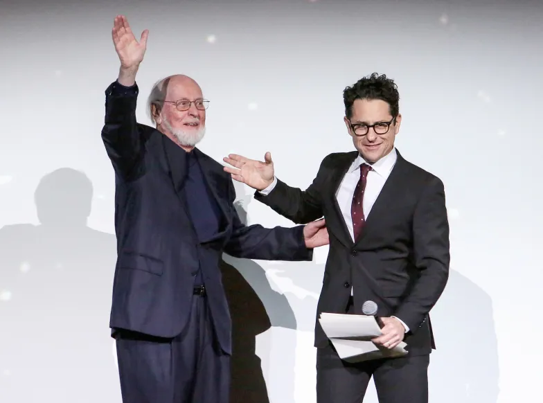 John Williams i reżyser „Gwiezdnych wojen” J.J. Abrams, Hollywood, grudzień 2015 r. / JESSE GRANT / GETTY IMAGE
